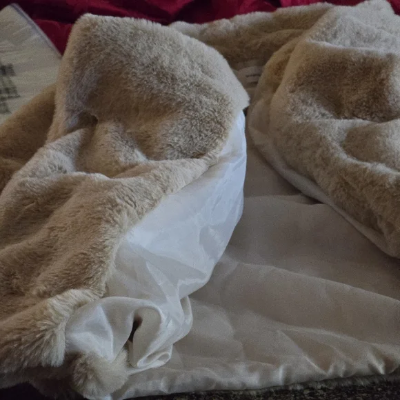 The Impeccable Pig Open Front Cream Faux Fur Vest Ultra Soft Women's S - Picture 11 of 15